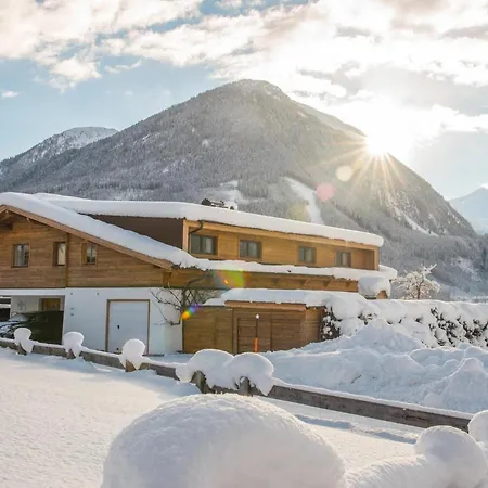 In Neukirchen With Mountain Views, Cleaning Included Apartment *